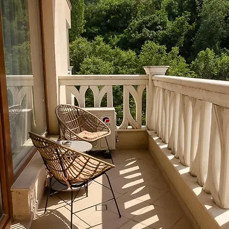 Beautiful In A Luxury In By Flat Mаnager Апартаменты *