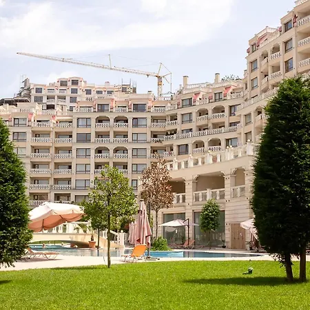 Beautiful In A Luxury In By Flat Mаnager Апартамент