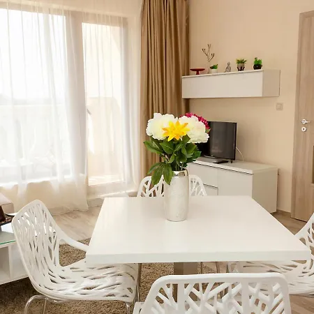 Beautiful In A Luxury In By Flat Mаnager Апартамент